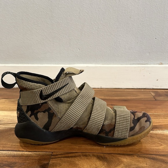 Nike Zoom LeBron Soldier 11 'Camo' 897644-200 - Picture 6 of 16